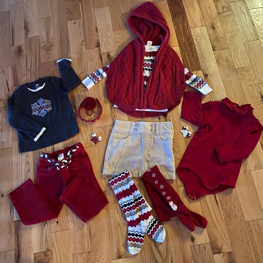 Super cute and Match ❤️Girls Gymboree 12 pcs❄️⛄️ Holidays collection size 3T- 4